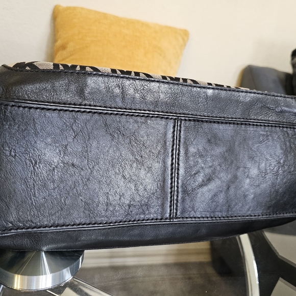 Tote - Picture 2 of 2